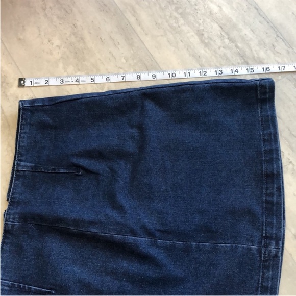 Forever 21. M Denim Skirt - Picture 4 of 8